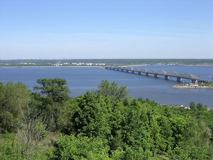 1280px-Volga_Ulyanovsk-oliv (700x525, 99Kb)